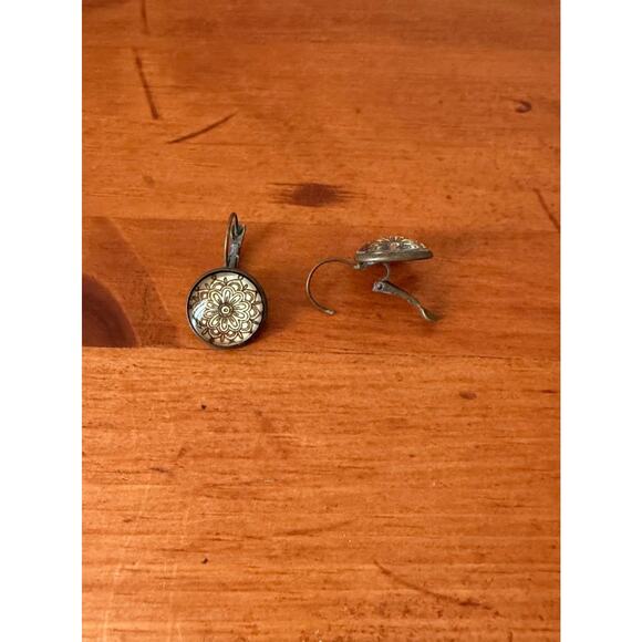 3 Vintage Clip Earrings Boho Lotus Brass Monet White Cabochon Faux Copper Dome - Picture 7 of 15